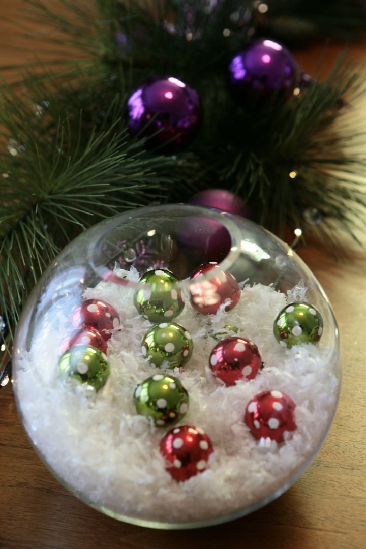 Holiday tabletop: Fake snow